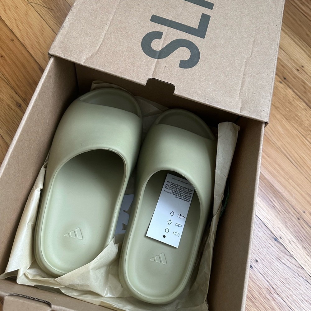 Brand new Yeezy slide resin